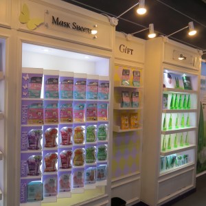 cosmoprof-asia-2016_holika-1